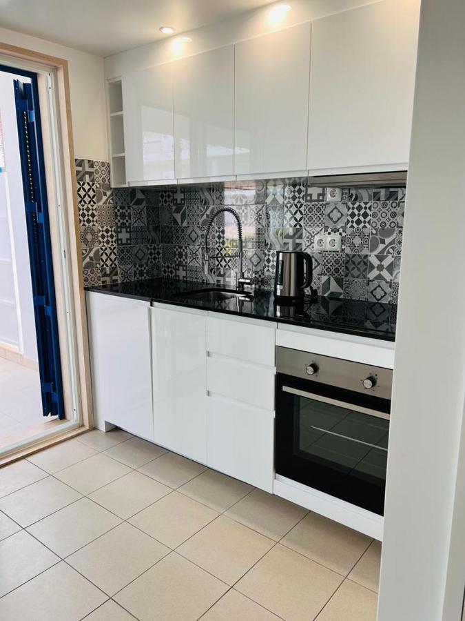 Angies Marina Apartment, Includes 2 Free Passes For The Marina Pool Lagos Bagian luar foto