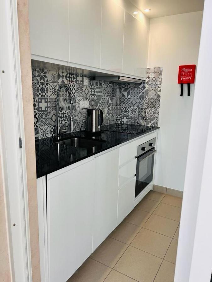 Angies Marina Apartment, Includes 2 Free Passes For The Marina Pool Lagos Bagian luar foto
