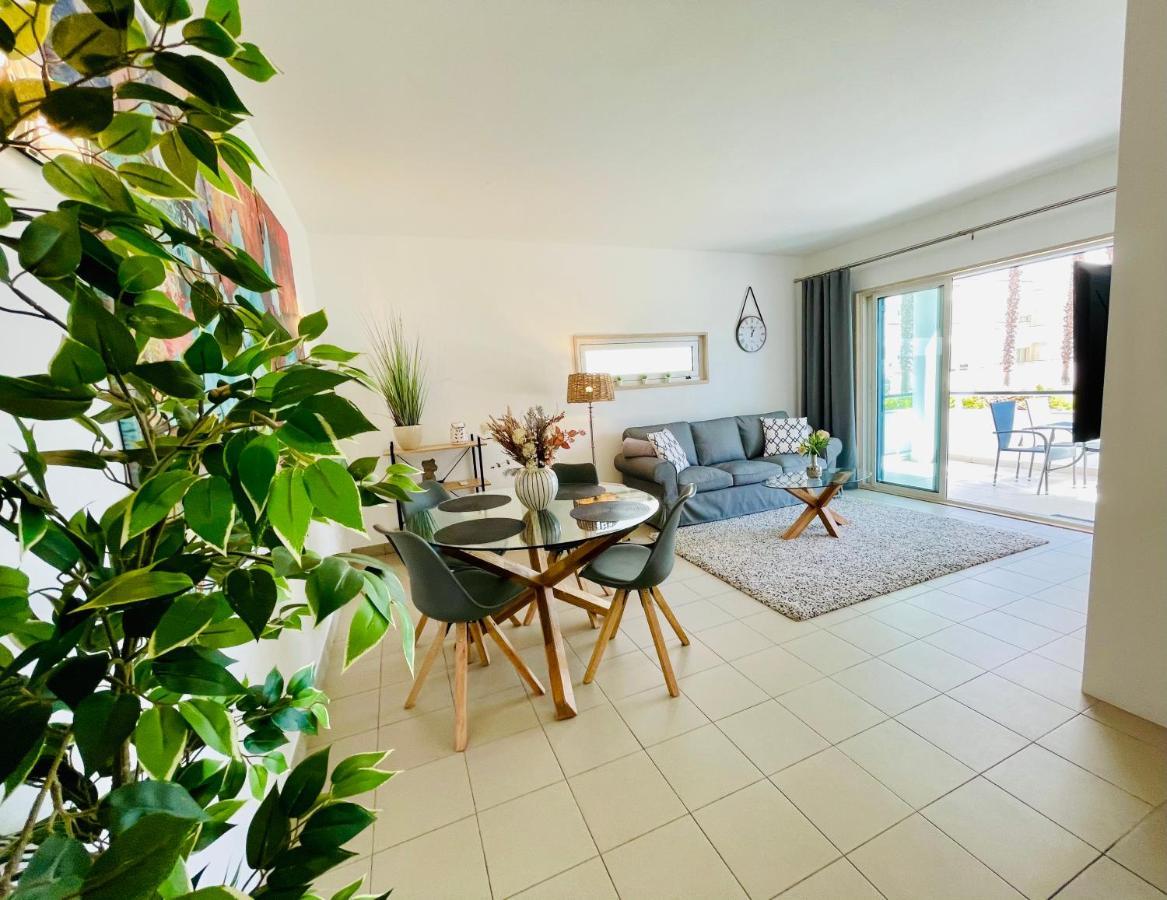 Angies Marina Apartment, Includes 2 Free Passes For The Marina Pool Lagos Bagian luar foto