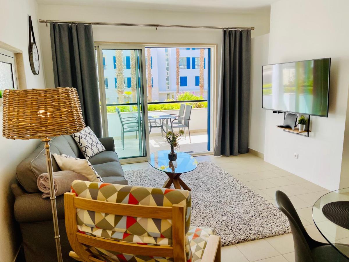 Angies Marina Apartment, Includes 2 Free Passes For The Marina Pool Lagos Bagian luar foto