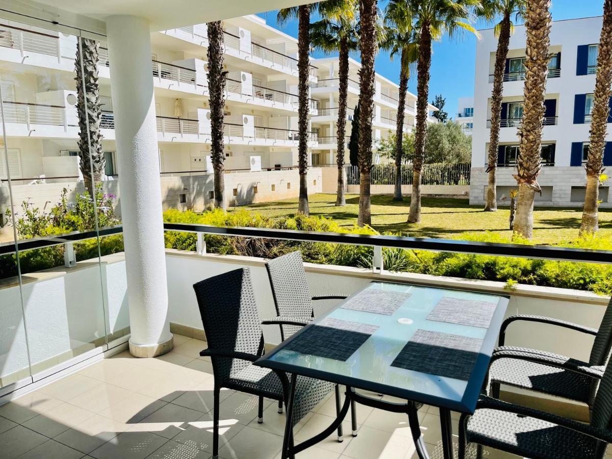 Angies Marina Apartment, Includes 2 Free Passes For The Marina Pool Lagos Bagian luar foto