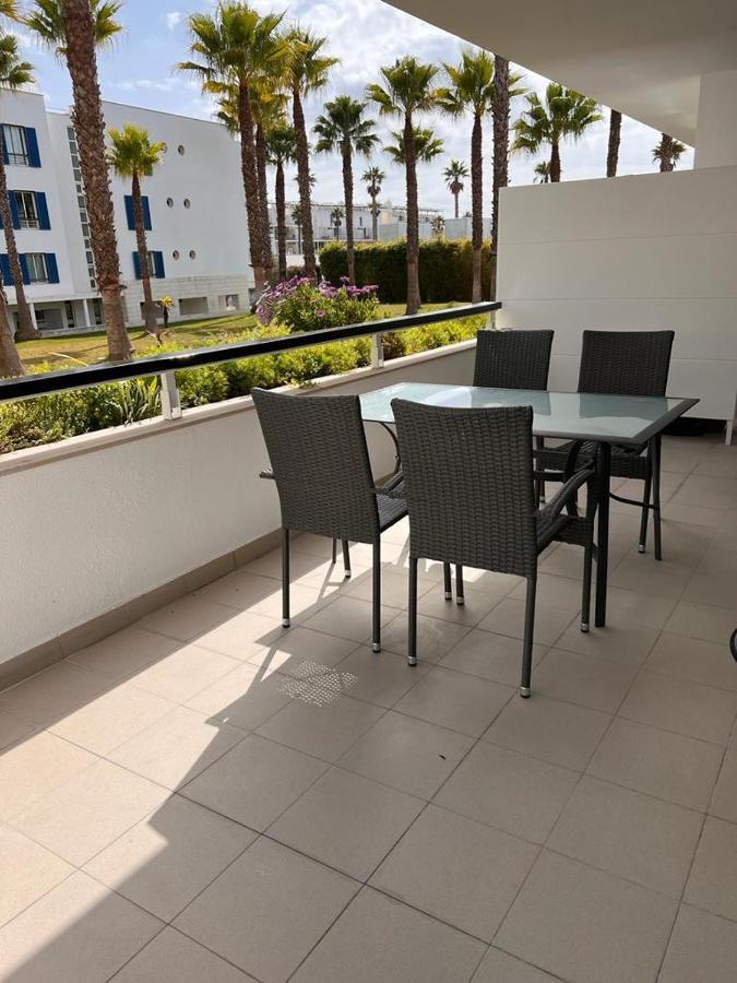 Angies Marina Apartment, Includes 2 Free Passes For The Marina Pool Lagos Bagian luar foto