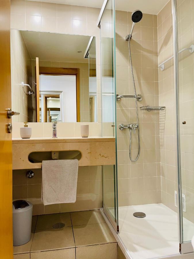 Angies Marina Apartment, Includes 2 Free Passes For The Marina Pool Lagos Bagian luar foto
