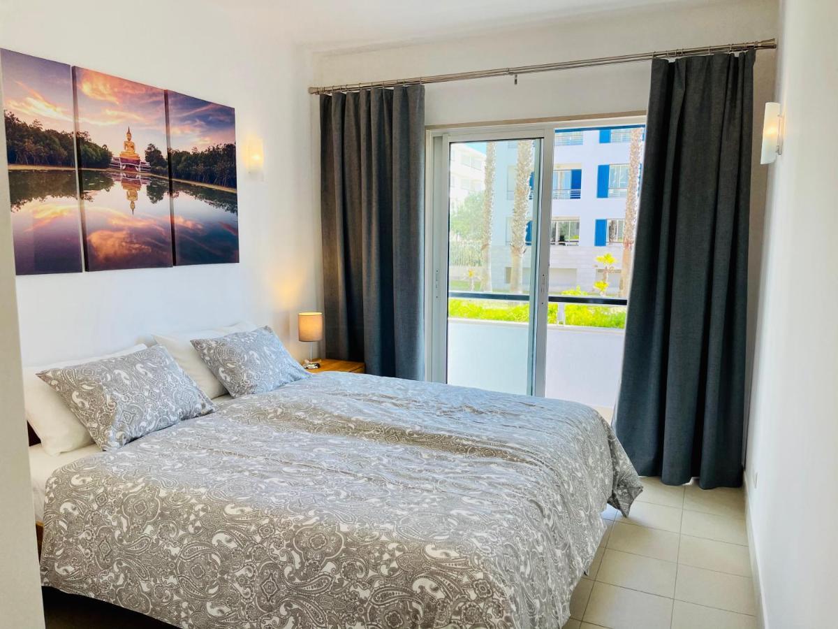 Angies Marina Apartment, Includes 2 Free Passes For The Marina Pool Lagos Bagian luar foto
