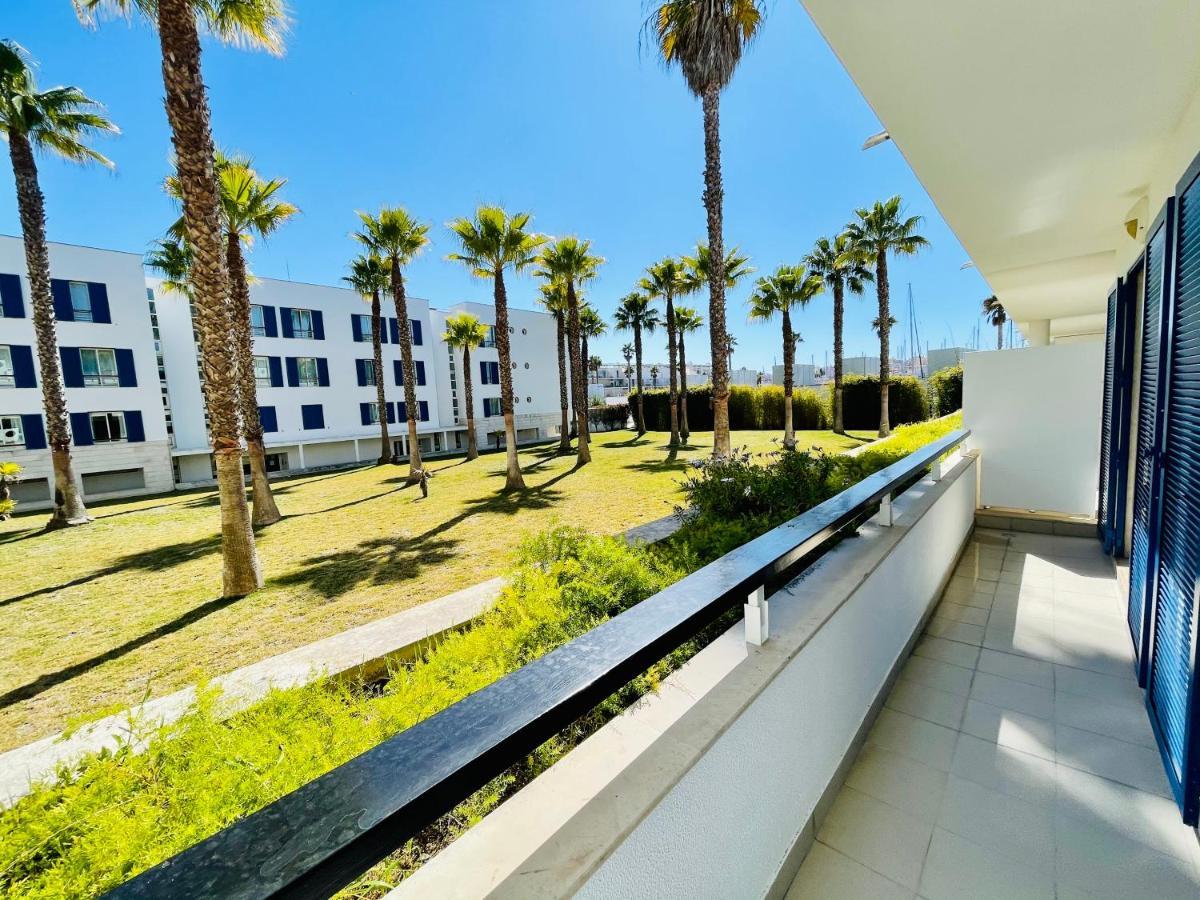 Angies Marina Apartment, Includes 2 Free Passes For The Marina Pool Lagos Bagian luar foto