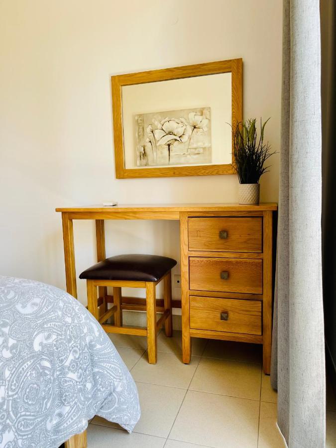 Angies Marina Apartment, Includes 2 Free Passes For The Marina Pool Lagos Bagian luar foto