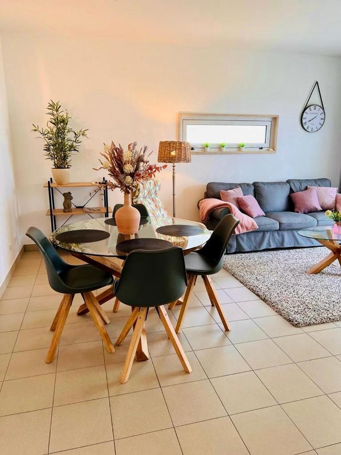 Angies Marina Apartment, Includes 2 Free Passes For The Marina Pool Lagos Bagian luar foto