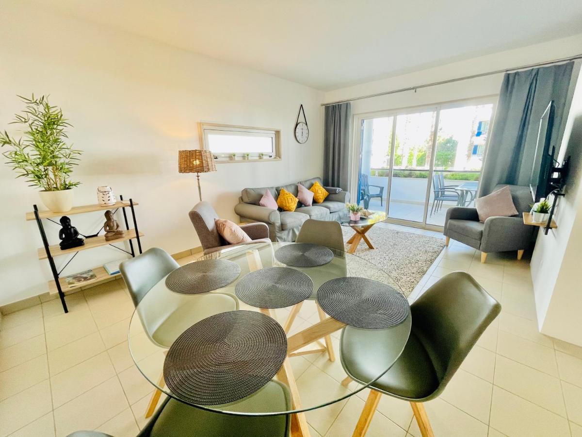 Angies Marina Apartment, Includes 2 Free Passes For The Marina Pool Lagos Bagian luar foto