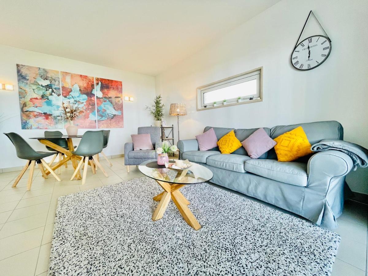 Angies Marina Apartment, Includes 2 Free Passes For The Marina Pool Lagos Bagian luar foto